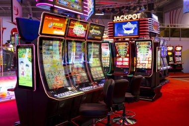 Lightning Baccarat live dealer studio with multi-camera view on takasiplay mobile app